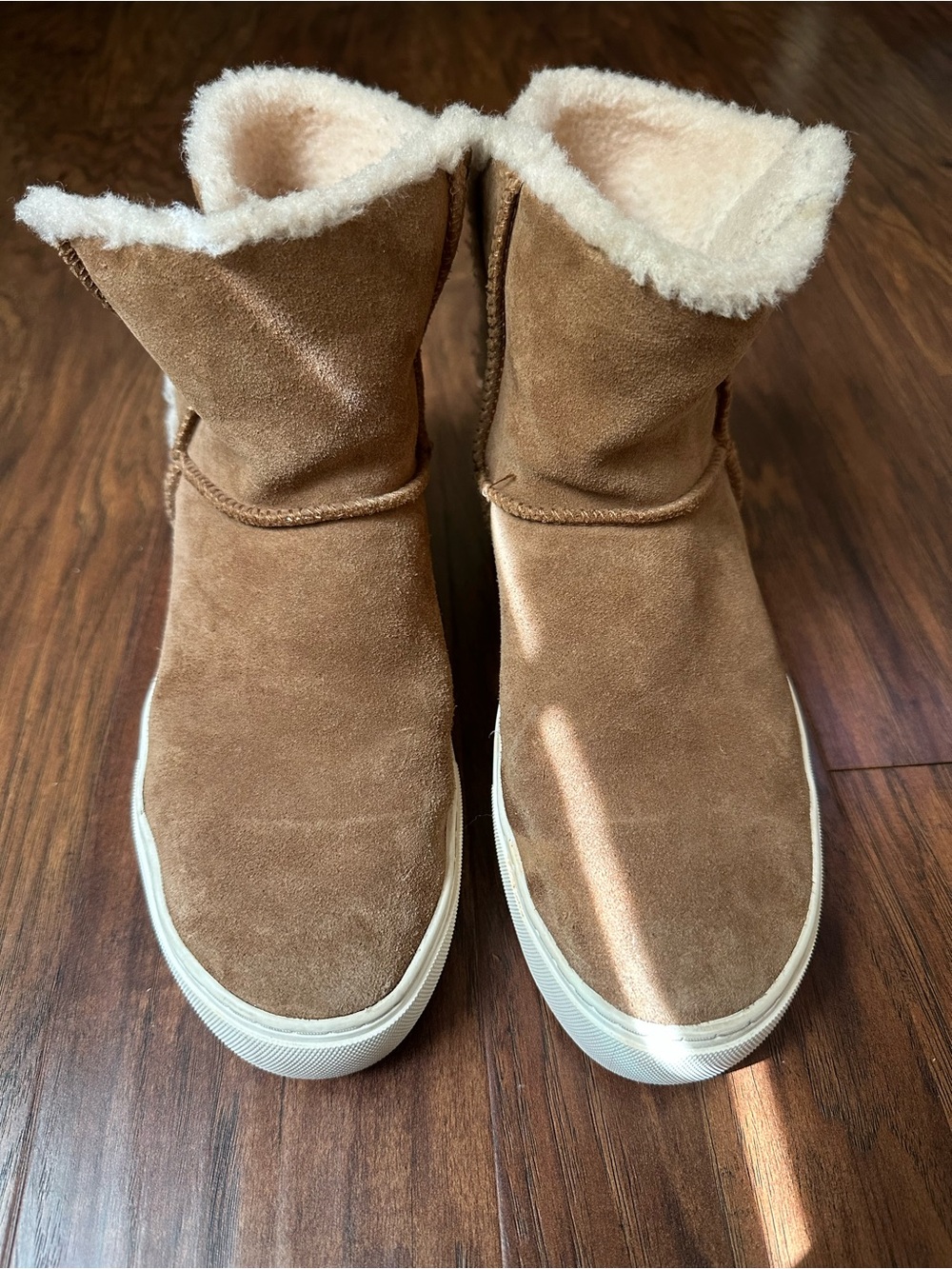 Women’s UGG Tan Suede Shearling-Lined Winter Boots